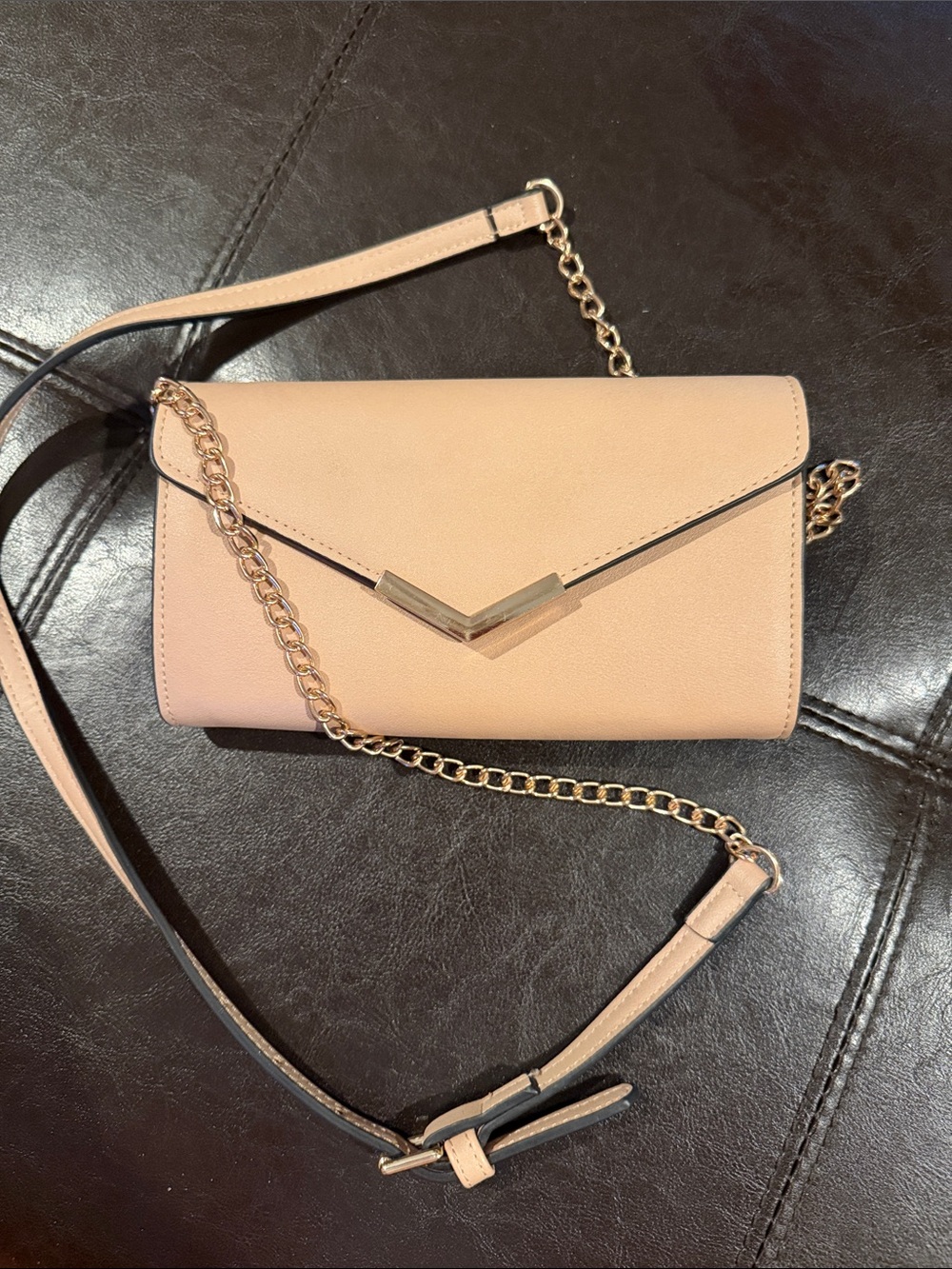 Urban Expressions Blush Crossbody with Gold V Accent